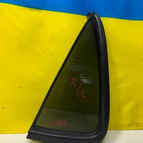 01 02 03 04 05 06 07 Toyota Sequoia Rear Left Driver Side Door Vent Glass OEM