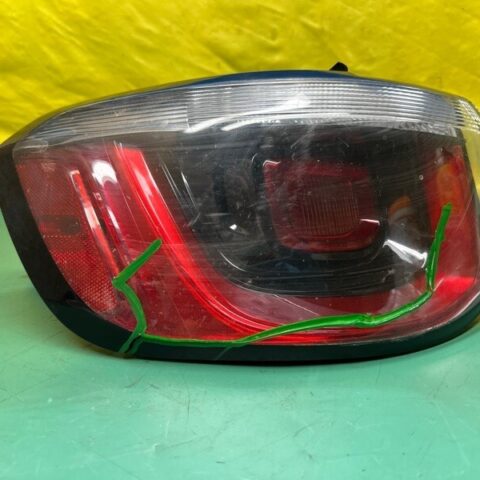 17 18 19 20 21 Jeep Compass Tail Light Left Driver LH OEM (damage)