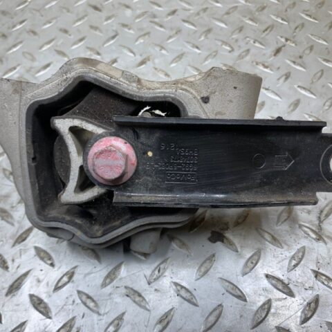 15 16 17 18 Range Rover Evoque 2.0L Engine Right Side Mount Bracket OEM 48K Mile