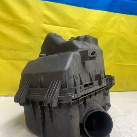 02 03 04 05 06 Toyota Camry Air Cleaner Box Assembly OEM