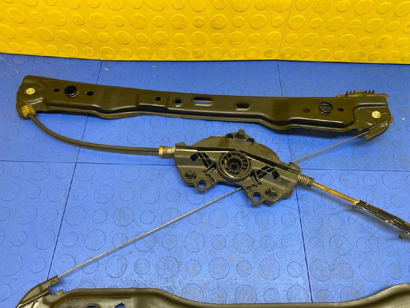 c48ff7cf039fd256b132a89fc7b8ded0 16 17 18 19 20 VOLVO XC90 Right Front Door Window Regulator OEM 31391495