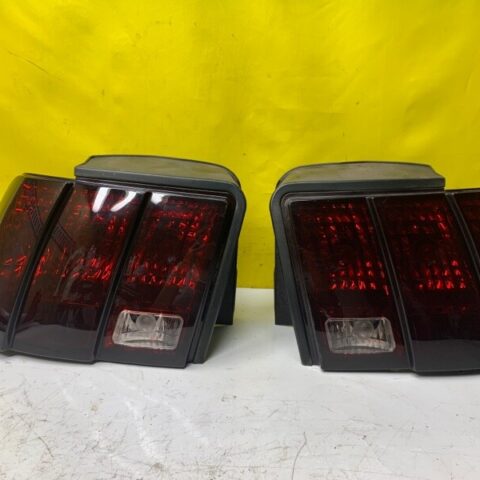 1999 2000 2001 Ford Mustang Left & Right Side Rear Tail Light Lamp Pair  SET