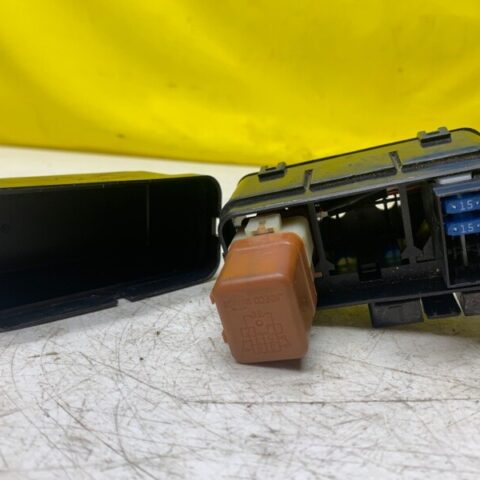 2006 2007 2008 Infiniti M35 Under Hood Relay Fuse Box OEM 25237-13E60