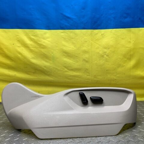 18 19 20 Volkswagen Atlas Front Right Pass Seat Control Switch Trim Side Panel