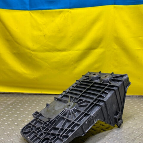 16 17 18 19 20 21 22 23 Mazda CX-9 Battery Tray Holder OEM TK7856040