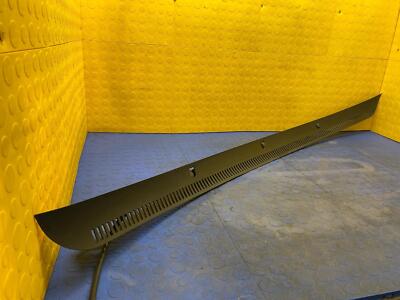 14 15 16 VOLVO XC60 Front Windshield Wiper Cowl Trim OEM 31352292