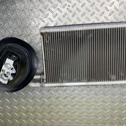 16 17 18 19 20 Porsche Panamera 4 Air conditioning evaporator OEM 9A726012200