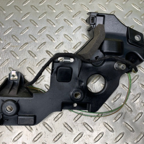 17 18 19 20 21 22 Porsche Panamera Left Rear Seat Belt Cover Support OEM