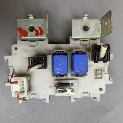04 05 06 7 08 09 10 Nissan Armada Titan Fuse Relay Junction Block Box OEM
