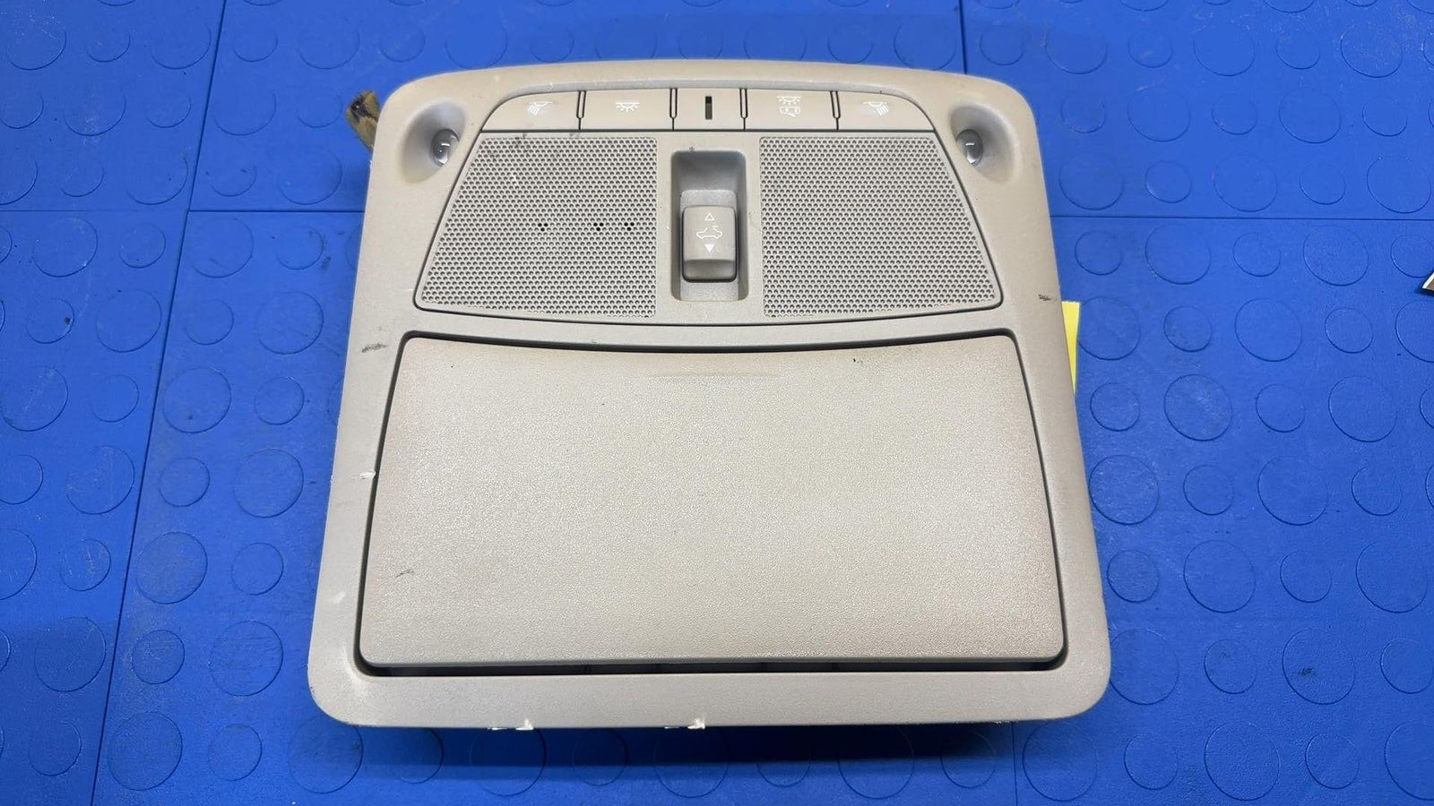 13 14 15 NISSAN PATHFINDER Overhead Console Interior Light OEM 13 14 15 NISSAN PATHFINDER Overhead Console Interior Light OEM