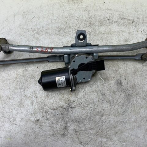 02 2003 2004 2005 Volkswagen Jetta Front Windshield Wiper Motor W/Regulator OEM