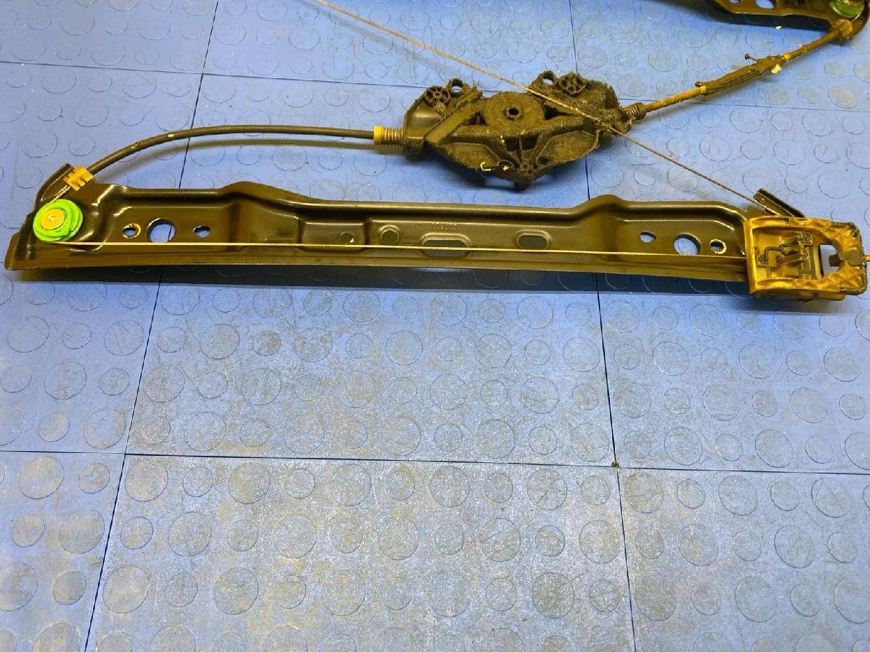 e101ec053c68c86e3ec6a3228bd5f3cb 16 17 18 19 20 VOLVO XC90 Right Front Door Window Regulator OEM 31391495