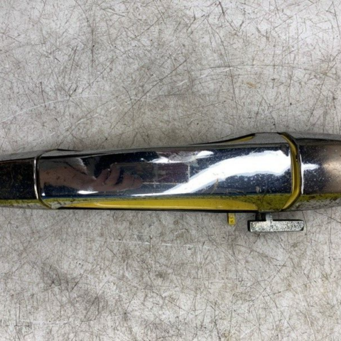 00 01 02 03 04 05 Lexus IS300 Front Passenger Right Side Exterior Door Handle