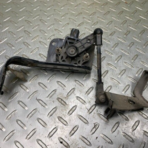13 14 15 16 Lincoln MKS Rear Left Suspension Height Level Sensor OEM DE935B690A