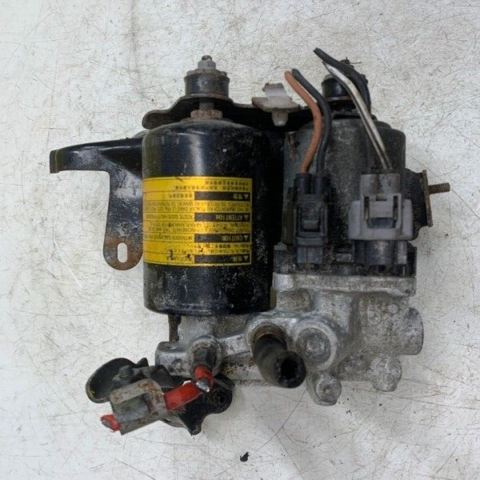 14 15 16 17 Toyota Prius Brake Booster Vacuum Air Pump  OEM  4459047050