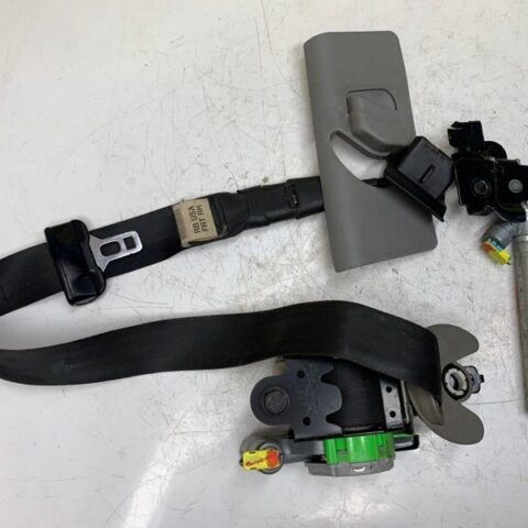 17 16 15 14 13 Hyundai Accent Front Passenger RH Seat Belt Retractor OEM