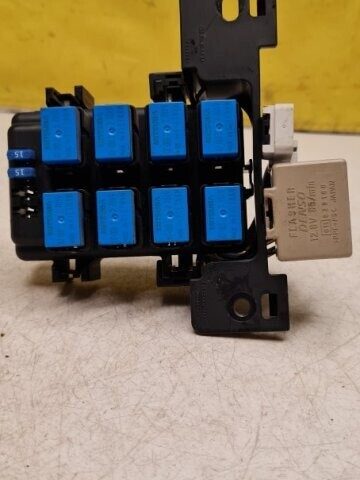 08 09 10 11 12 Subaru Tribeca Fuse Relay Box Flasher Gas OEM 86111AG010