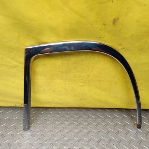 06 07 08 09 Bentley Continental Flying Spur Rear Passenger Side Door Glass Trim