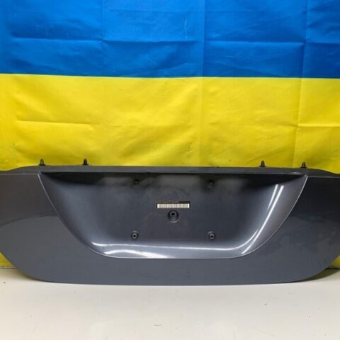 09 08 07 06 05 04 Mercedes-Benz W209 CLK350 Trunk Lid License Plate Trim Panel