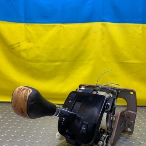 99 00 01 02 03 Lexus RX300 Transmission Gear Shift Shifter Lever Selector OEM