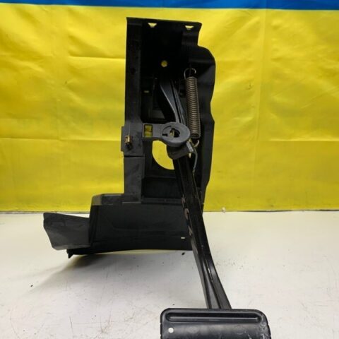 09 08 07 06 05 Mercedes-Benz CLK350 W209 Brake Pedal OEM A2092900001