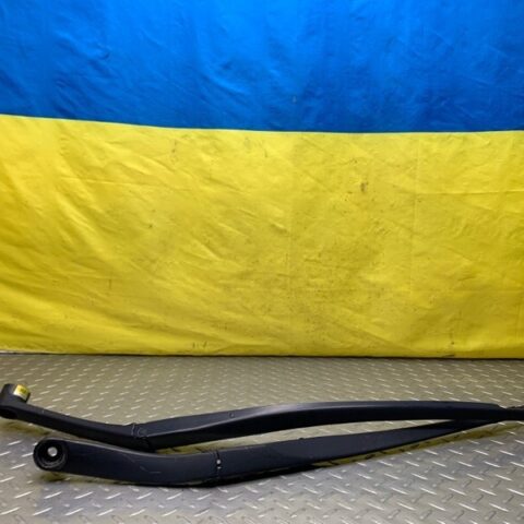 15 16 17 Kia Sedona Windshield Wiper Arm OEM 98321A9000 / 98311-A9000