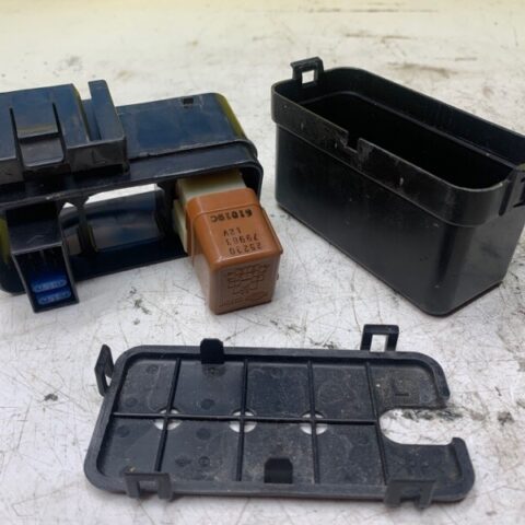 2006 2007 2008 2009 2010 Infiniti M35 Under Hood Fuse Relay Box OEM