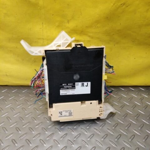 14 15 16 Toyota Camry Multiflex Network Body Whith Fuse Box OEM 8922106220