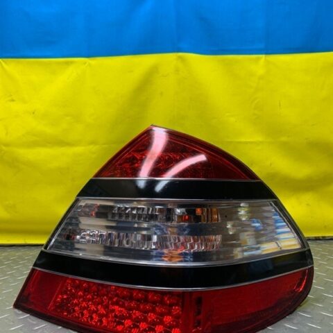 03 04 05 06 Mercedes-Benz E350 Passenger Right Side Taillight Tail Light Lamp