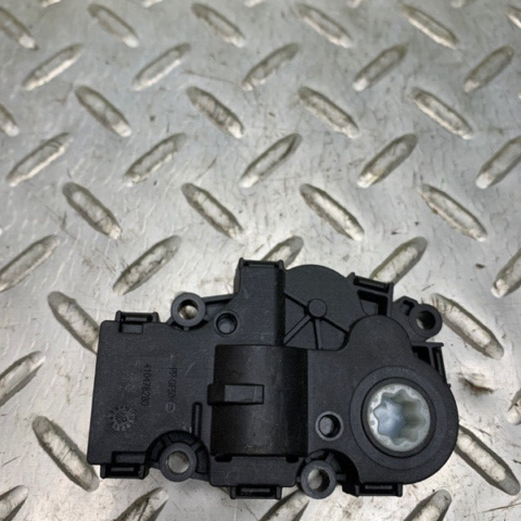 17 18 19 20 21 22 23 Porsche Panamera 4 971 HVAC Servomotor OEM PAB82051101