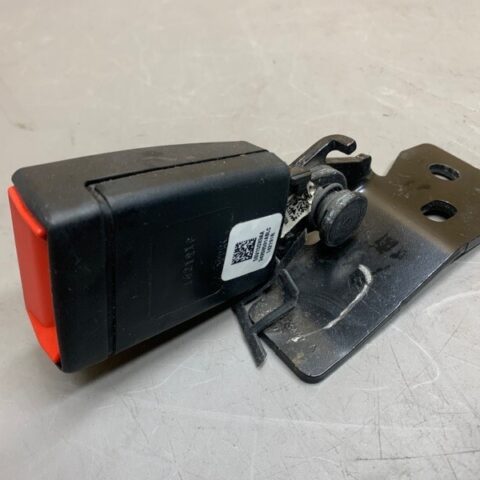 17 18 19 20 Jeep Compass Rear Center Seat Belt Seatbelt Buckle OEM