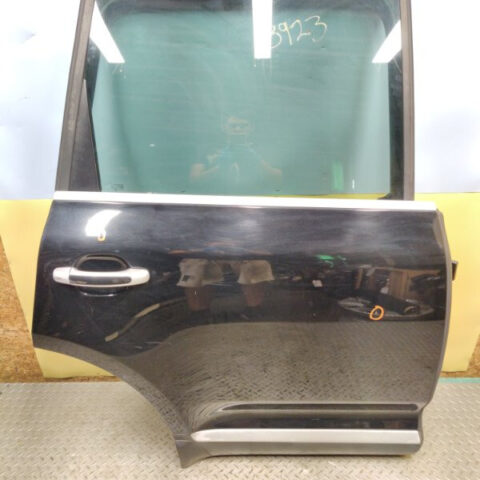 07 08 09 10 Porsche Cayenne Passenger right rear door OEM 95553301205