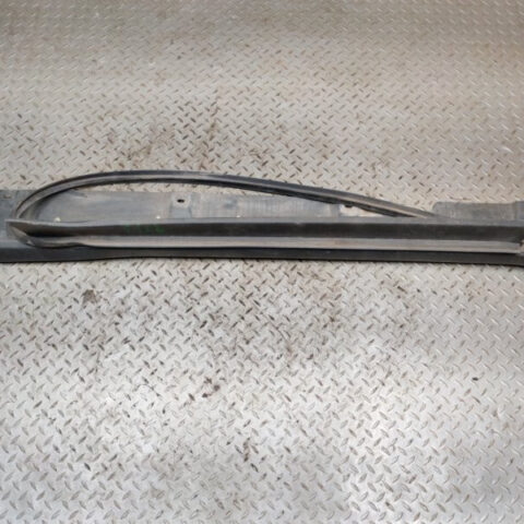 19 20 21 22 23 Ford Transit Connect Front Right Rocker Panel Skirt Molding OEM