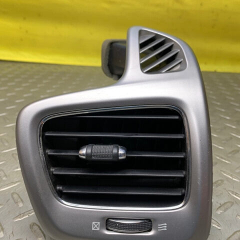 17 18 19 20 21 Jeep Compass Front Right A/C Dashboard Air Vent OEM 5UT65NCCAB