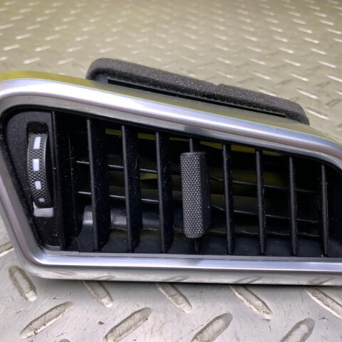 17 18 19 20 21 Porsche Panamera 4 Rear Right Center Console  A/C Air Vent OEM