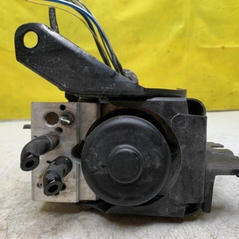 00 01 02 03 04 05 Lexus IS300 ABS Anti Lock Brake Pump Module OEM 1332005000