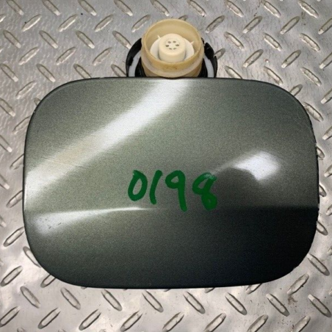 01 02 03 04 05 06 Lexus LS430 Fuel Filler Door Cover W / Cap OEM 7735050040