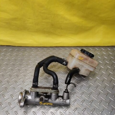 00 01 02 03 Lexus RX300 Brake Master Cylinder OEM 4720148070